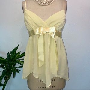 🌼Frederick’s of Hollywood Yellow Baby Doll Top  with Bow Detail in Size Large🌼